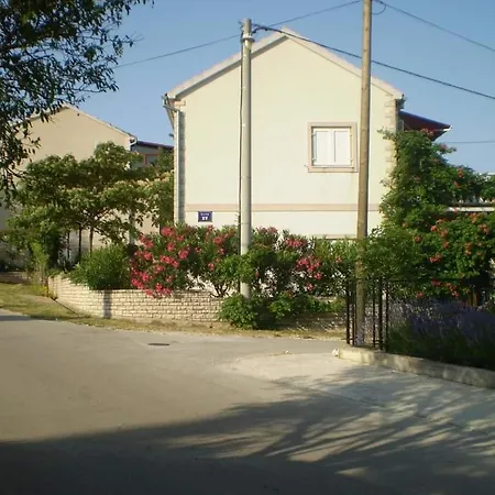 Happy 2bedroom Gornji Karin